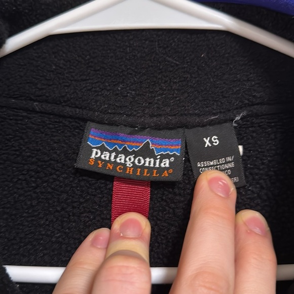 Vintage Patagonia Men’s 1/2 Zip Synchilla in Black with Purple Lining - Picture 3 of 9